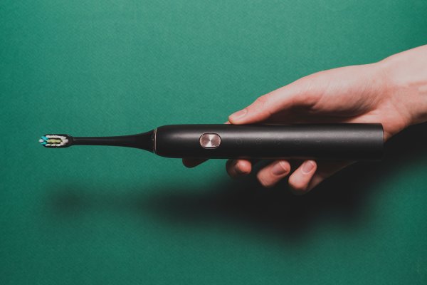 electric toothbrush